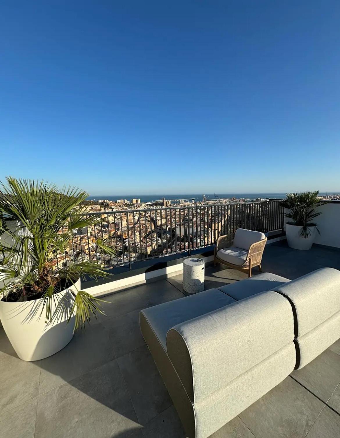 Apartamento De Lujo Con Vistas Impresionantes Apartment Malaga Exterior photo